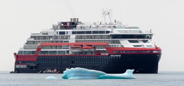 MS Roald Amundsen Hurtiigruten