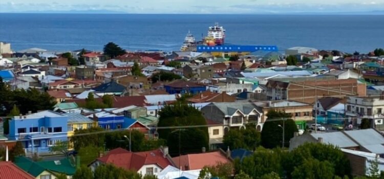 MS Roald Amundsen in Punta Arenas am 24.11.2021