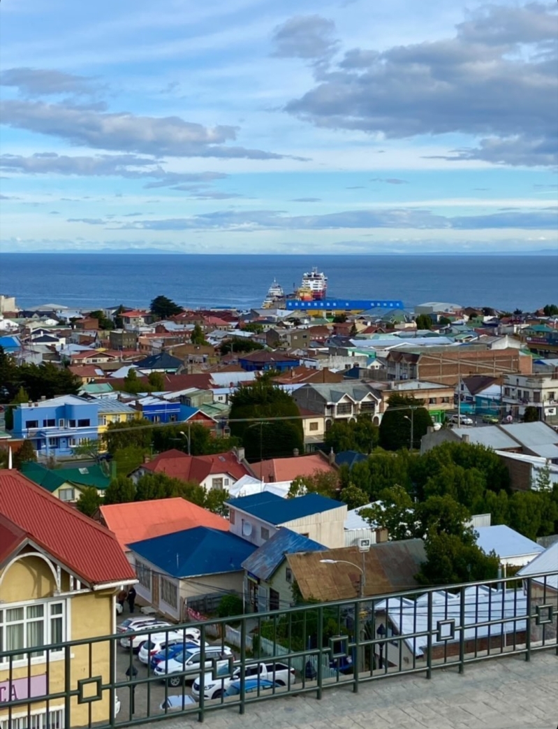 MS Roald Amundsen in Punta Arenas am 24.11.2021