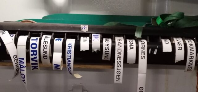 Wie merkt man sich die 34 Häfen der Hurtigrute? Hurtigruten Postschiffe Häfen