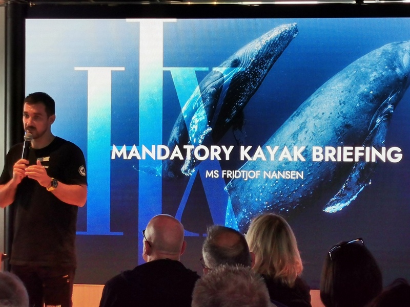 Kajaken mit HX Hurtigruten Expeditions, teilnahmepflichtige Einweisung an Bord der MS Fridtjof Nansen
