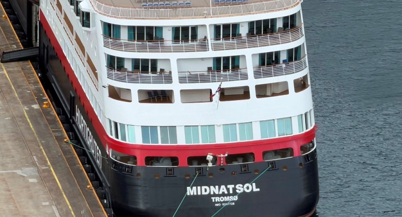 MS Midnatsol Suiten am Heck mit Balkonen Aufsicht